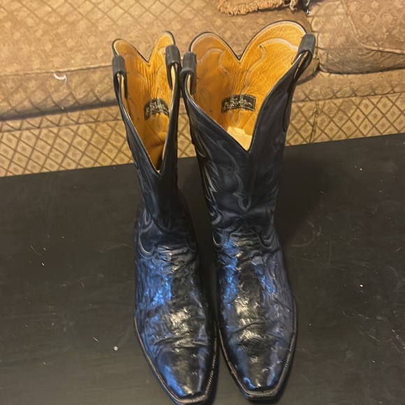 Black ostrich boots. Worn 2-3 times. Excellent condition - Picture 2 of 2